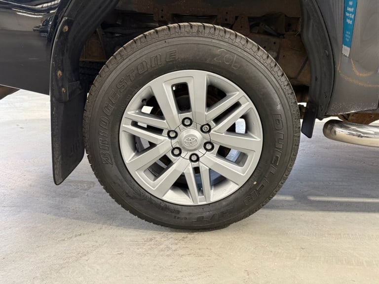 2018 68 TOYOTA HI-LUX 2.4 D-4D INVINCIBLE X PICKUP DOUBLE CAB 4DR DIESEL AUTO 4W