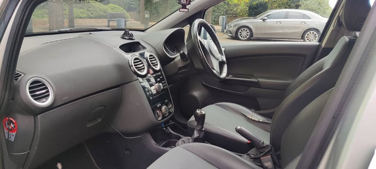 Vauxhall, CORSA, 1.4 Petrol Hatchback, 2010, Manual, 1398 (cc),5 doors - Image 8