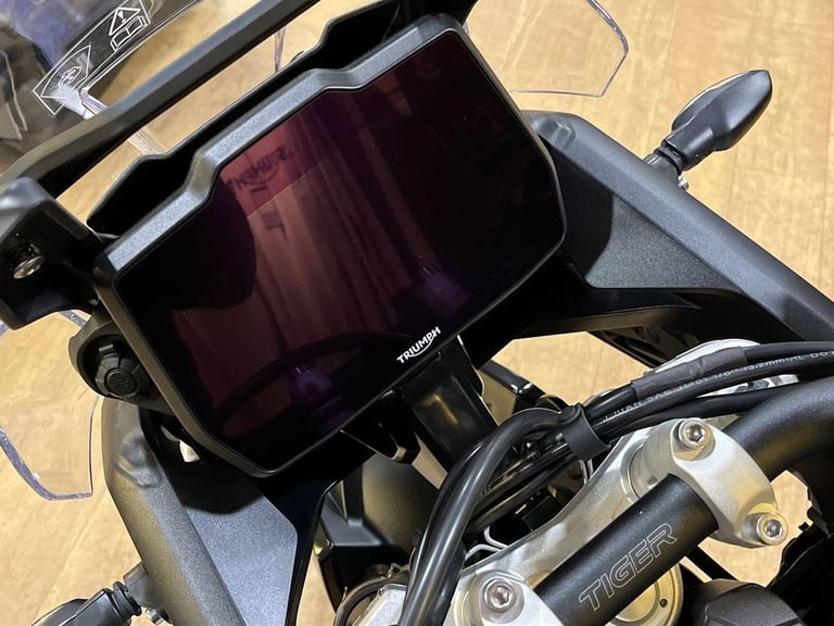 2025 Triumph Tiger 900 GT PRO STANDARD TWIN COLOUR Petrol black 6 Speed