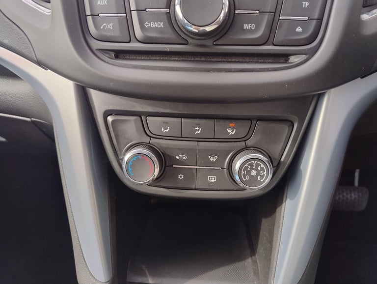 2014 Vauxhall Zafira Tourer 2.0 CDTi Exclusiv Auto Euro 5 5dr MPV Diesel Automatic