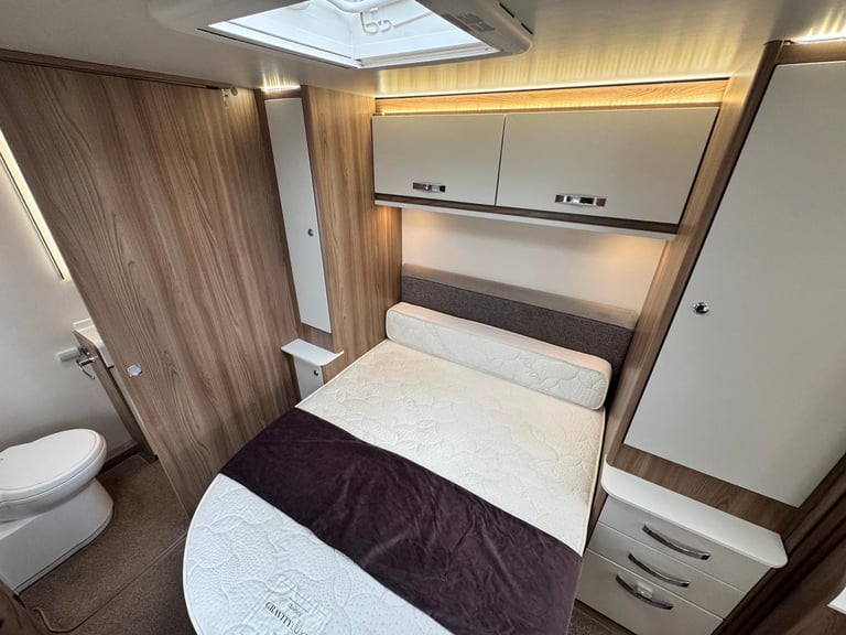 SWIFT KUDOS 530 SB 2018 MODEL 4 BERTH FIXED ISLAND BED TOURING CARAVAN