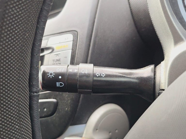 2013 Peugeot 107 1.0 12V Access Euro 5 3dr Hatchback Petrol Manual - Image 44