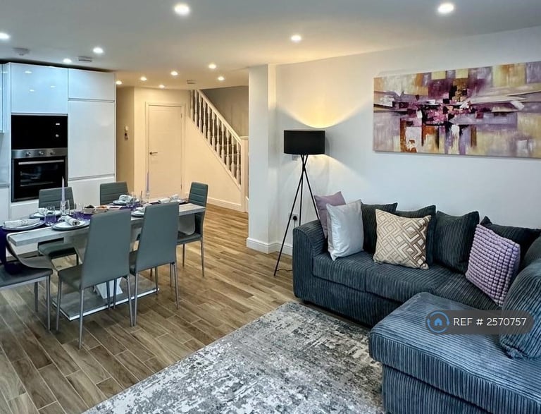 3 bedroom house in Ballards Way, Croydon, CR0 (3 bed) (#2570757)