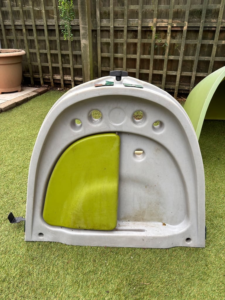 Eglu classic chicken coop