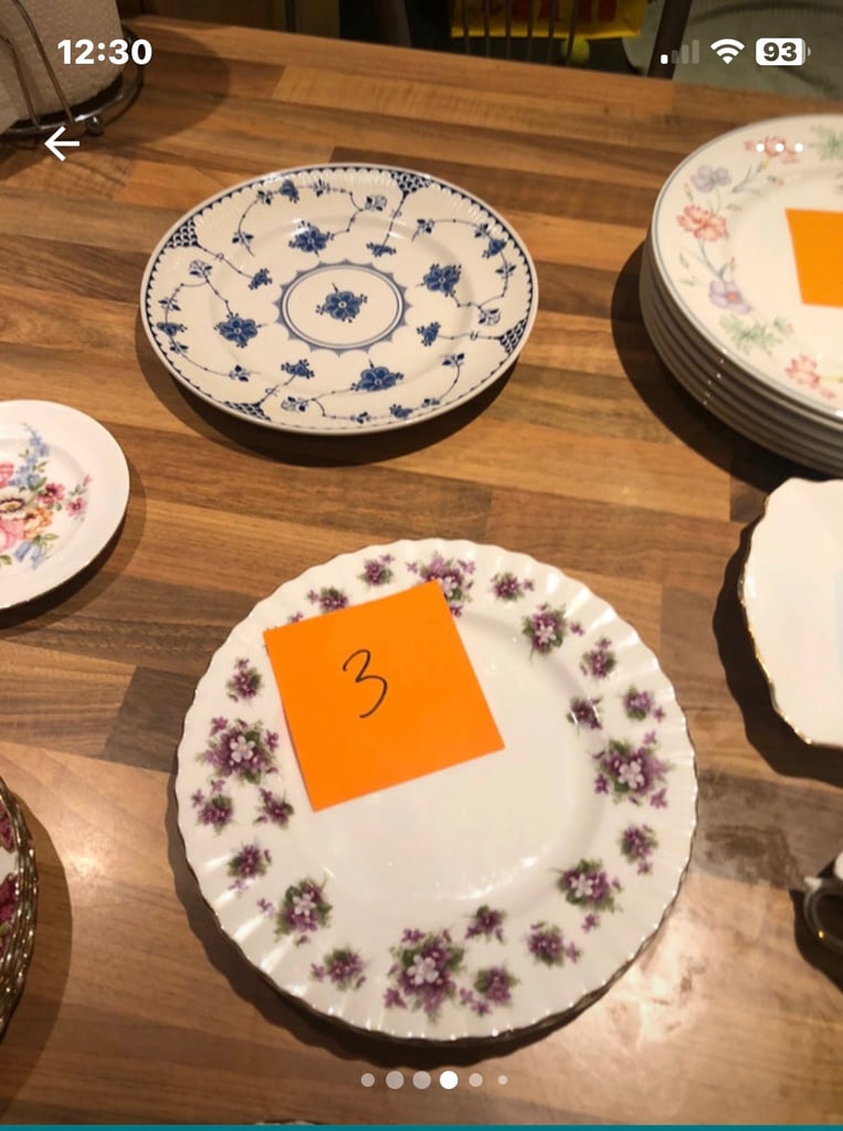 36 Pieces of Bone China Tableware