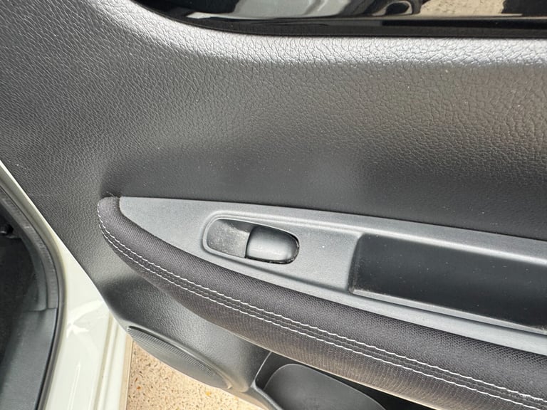 2017 Nissan Qashqai 1.2 DIG-T N-Connecta SUV 5dr Petrol XTRON 2WD Euro 6 (s/s)