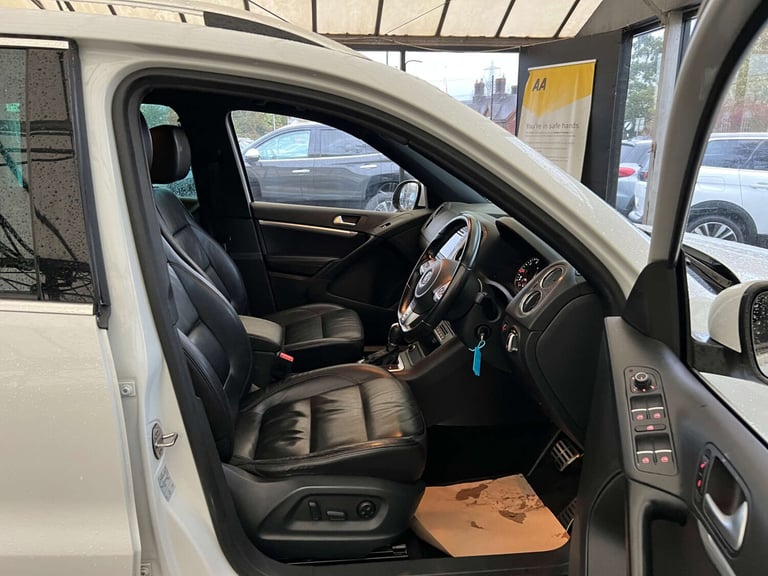 2015 Volkswagen Tiguan 2.0 Tiguan R-Line Edition TDI BlueMotion Technology 4Motion Semi-Auto 4WD ...