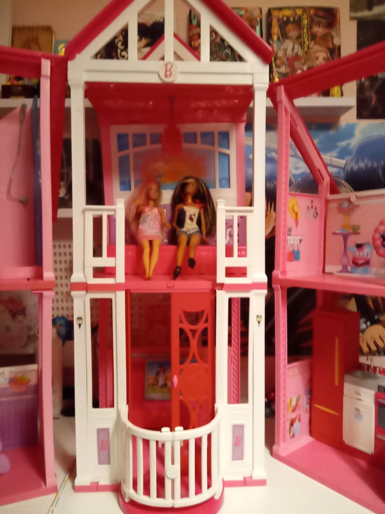 image for BARBIE HOUSE
