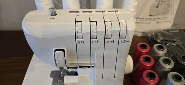 Singer Overlocker Sewing Machine (S14-78 Overlock)k