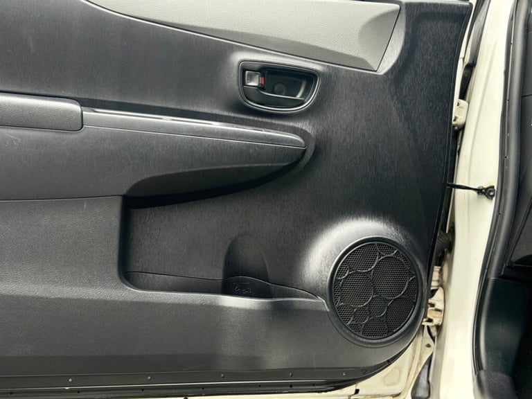 2012 Toyota Yaris 1.0 VVT-i Edition 3dr Hatchback Petrol Manual