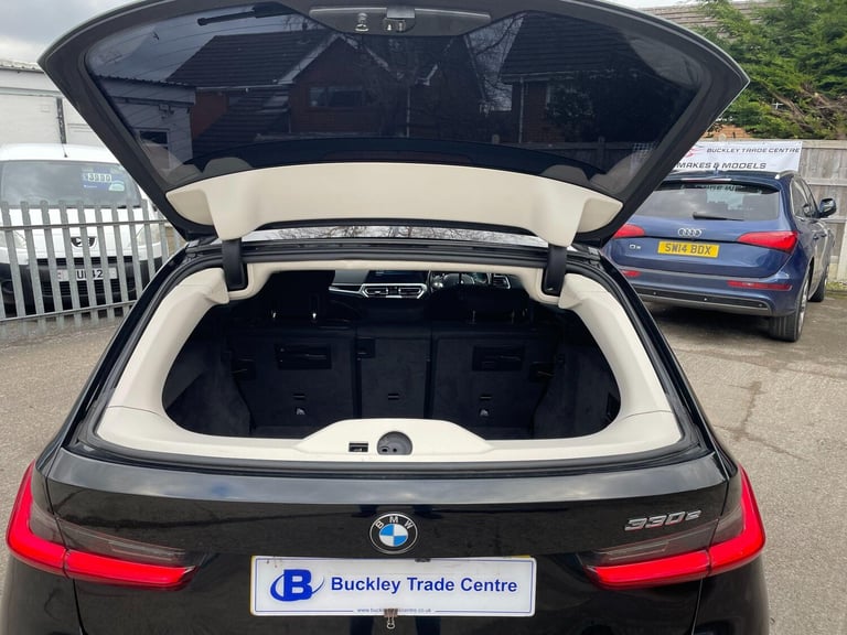  BMW 3 Series 2.0 330e 12kWh SE Pro Touring Auto Euro 6 (s/s) 5dr Petrol/Electric Hybrid Automatic