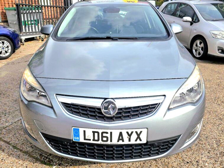 2011 Vauxhall Astra 1.6 Automatic SE 95000 Miles . 5dr hatchback ULEZ Free . Petrol . HATCHBACK P...