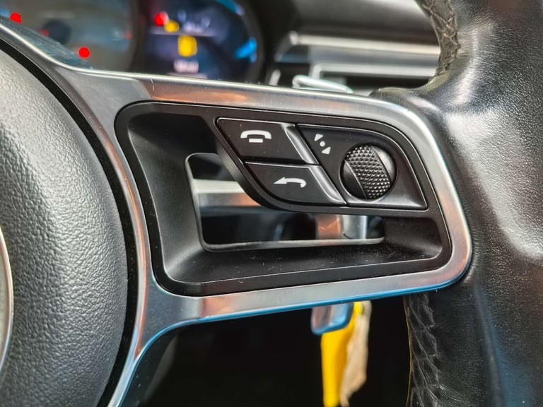 2015 Porsche Macan 3.0 Macan S D Semi-Auto 4WD 5dr SUV Diesel Automatic