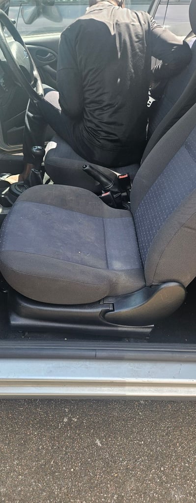 Ford, FOCUS, Hatchback, 2004, Manual, 1596 (cc), 3 doors
