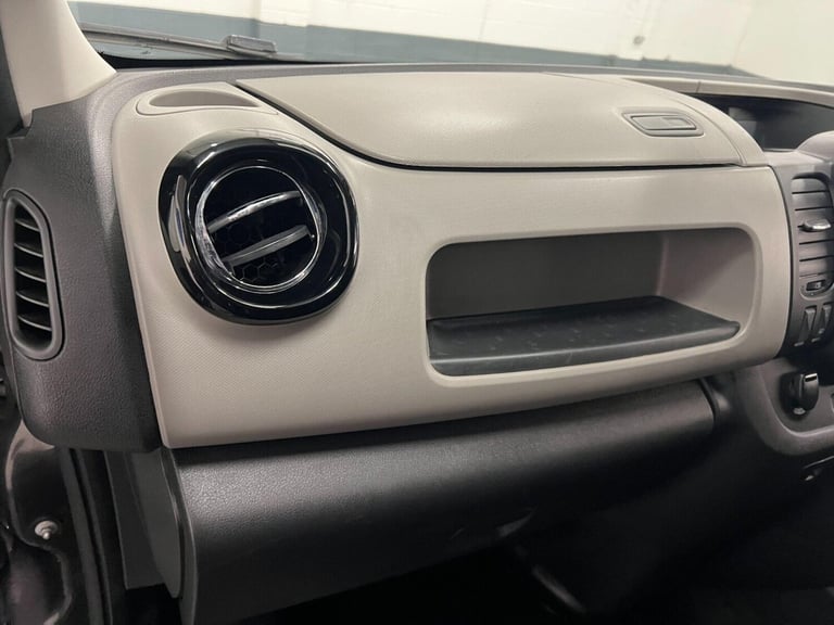 2016 Renault Trafic 1.6 dCi 27 Sport Nav SWB Standard Roof Euro 6 5dr Panel Van Diesel Manual