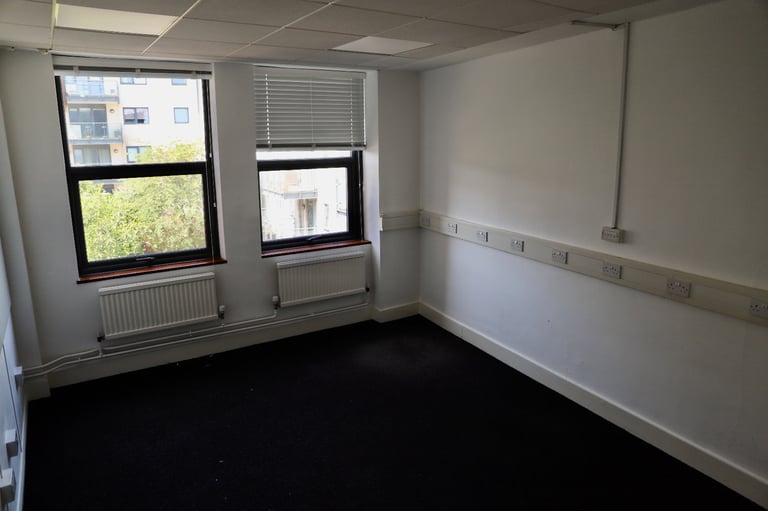 2 - 4 person Office in Vibrant Creative Hub by the Sea!
