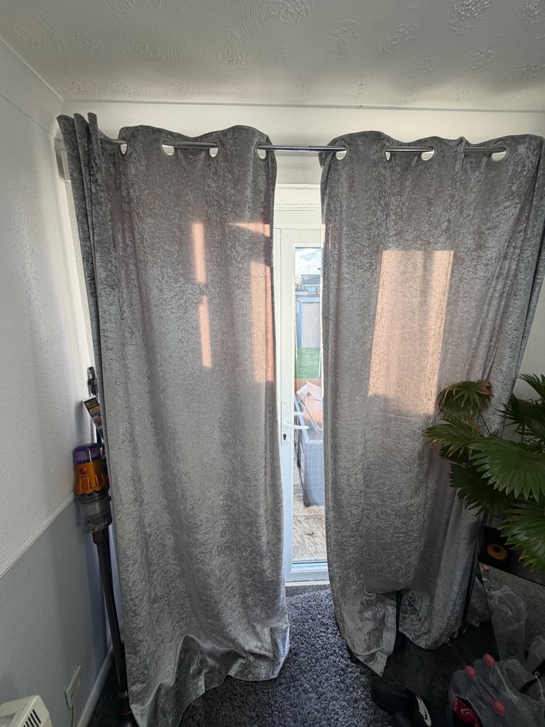 X2 sets of curtains 