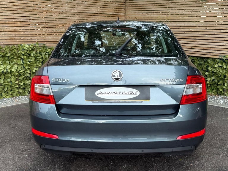 2015 Skoda Octavia 1.6 TDI Elegance Hatchback 5dr Diesel DSG Euro 5 (s/s) (105 ps) 12 MONTHS A HA...