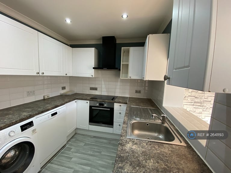 3 bedroom house in Northumberland Crescent, Feltham, TW14 (3 bed) (#2641193)