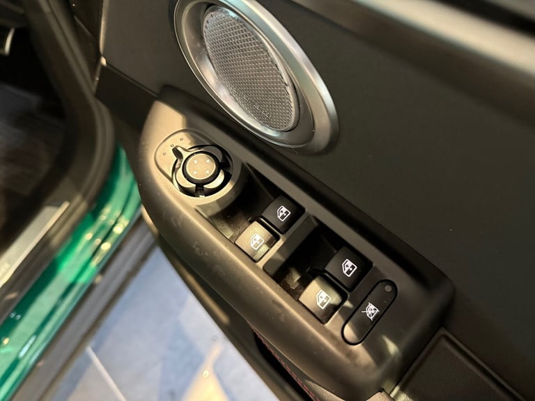 2025 Alfa Romeo Tonale 1.3 PHEV Tributo Italiano 5dr Auto Hatchback Petrol Parallel PHEV Automatic