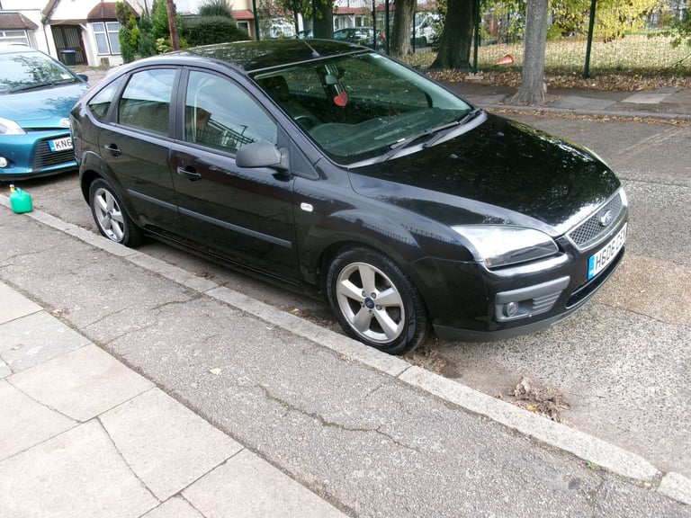 image for Ford Focus 1.6 Zetec Climate 5dr 2006 (06 reg) Manual, Petrol, cheap car