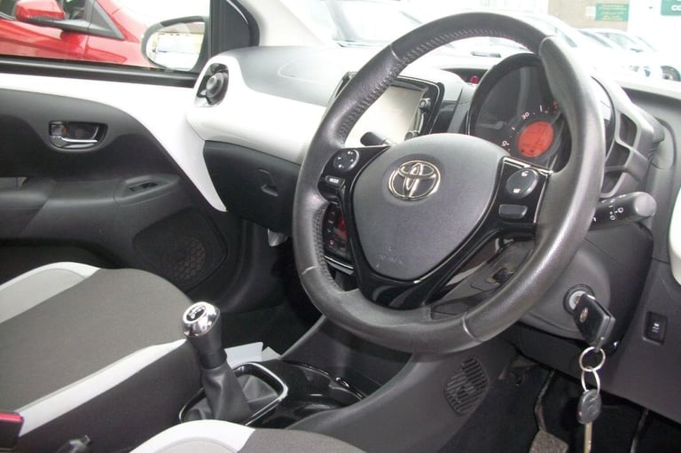  Toyota Aygo 1.0 X-PRESS VVT-I Petrol