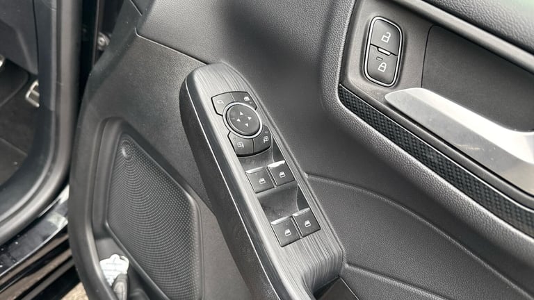  Ford Kuga 2.5 Duratec 14.4kWh ST-Line X Edition SUV 5dr Petrol Plug-in Hybrid CVT Eur Petrol/Ele...