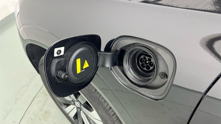 2023 Volvo XC60 2.0 T6 [350] RC PHEV Plus Dark 5dr AWD Geartronic ESTATE PETROL/ELECTRIC Automatic