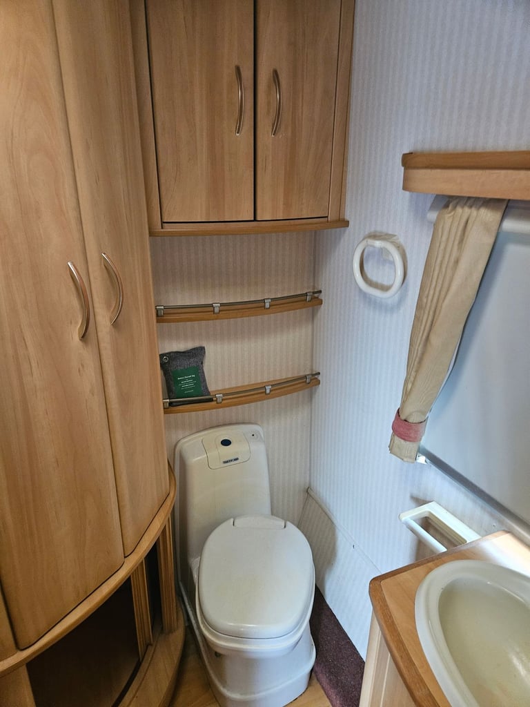 Sterling Eccles Elite Searcher Touring Caravan – For Sale