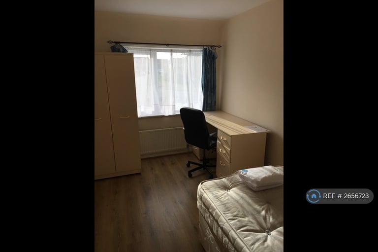 4 bedroom house in Mitchell Avenue, Coventry, CV4 (4 bed) (#2656723)