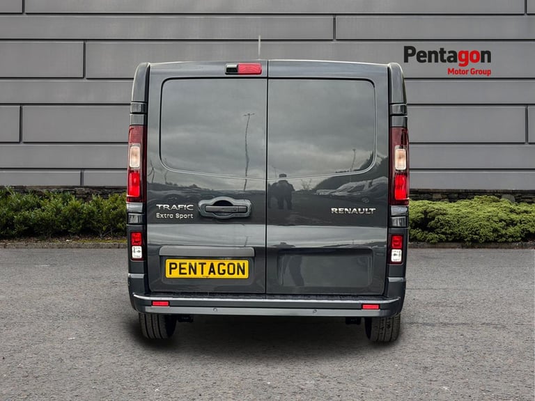  Renault Trafic LWB DIESEL TRAFIC LL30 BLUE DCI 170 EXTRA SPORT Diesel