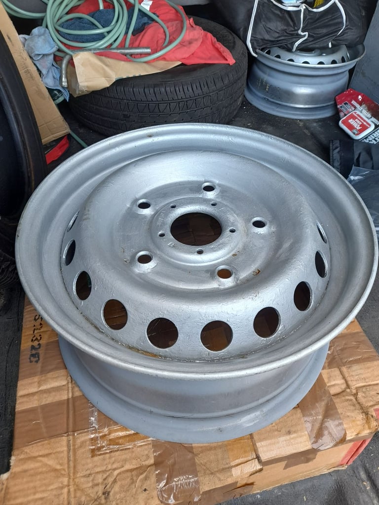 Various rims and tyers 