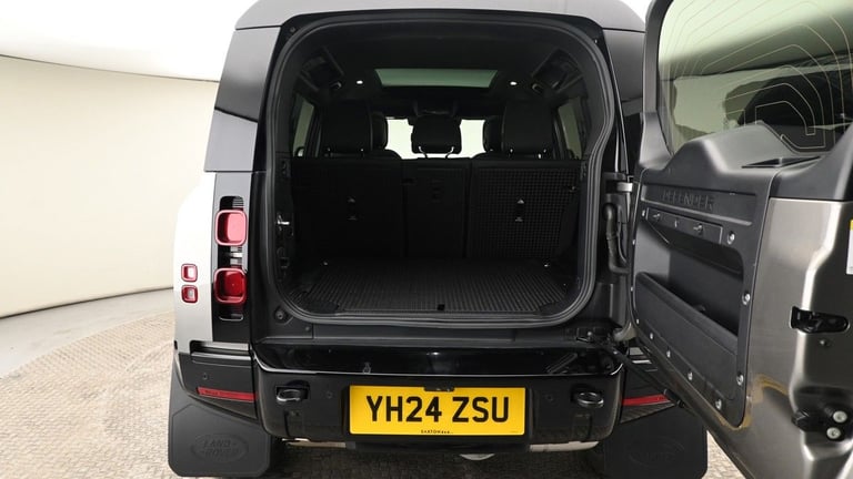 2024 Land Rover Defender 110 3.0 D250 MHEV X-Dynamic HSE SUV 5dr Diesel Auto 4WD Euro 6 (s/s) (25...