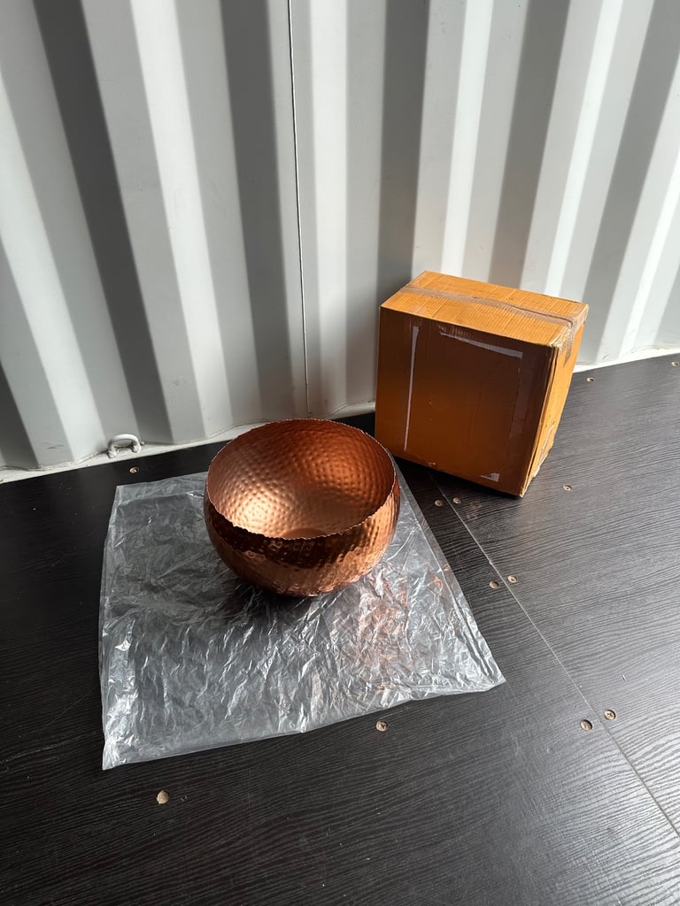 Leaf Large Straight Edge Hammered Metal Planter Reflective Cooper 32cm ...