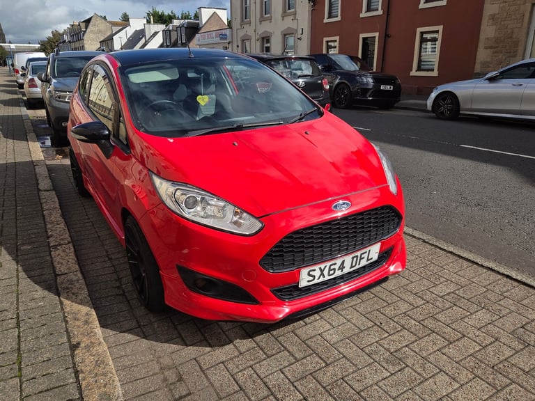 Ford Fiesta Zetec S Red Edition (2015)  1.0T EcoBoost Zetec S Red Edition Hatchback 