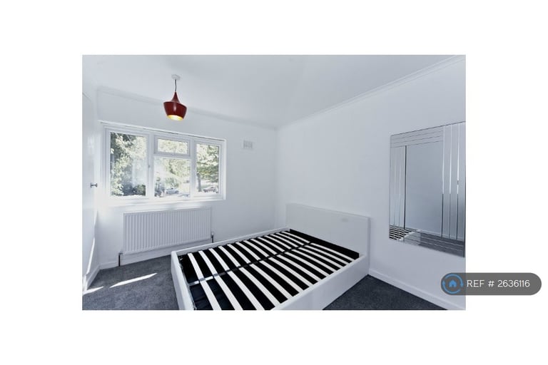 4 bedroom house in Sandmere Road, London, SW4 (4 bed) (#2636116)