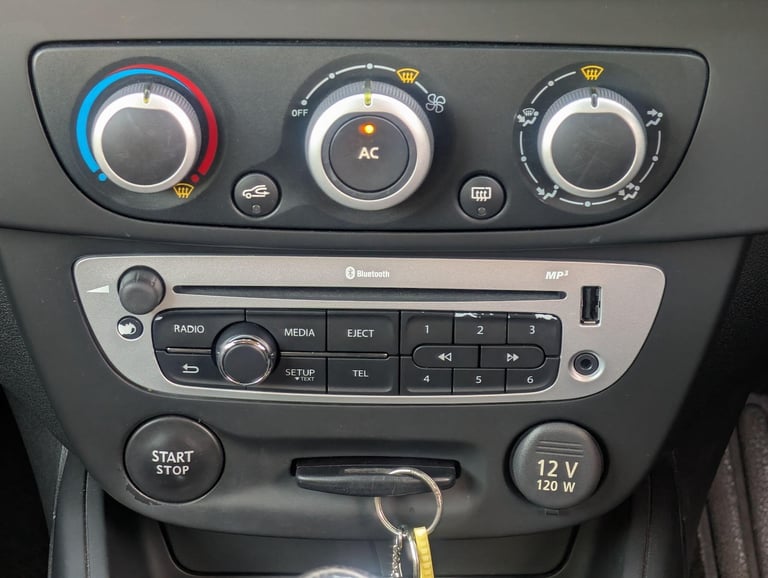 2013 Renault Megane 1.5 dCi Dynamique TomTom Euro 5 3dr COUPE Diesel Manual