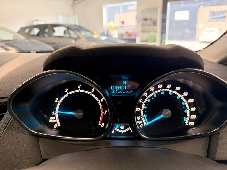 2014 Ford Fiesta 1.0T EcoBoost Zetec Euro 5 (s/s) 5dr HATCHBACK Petrol Manual