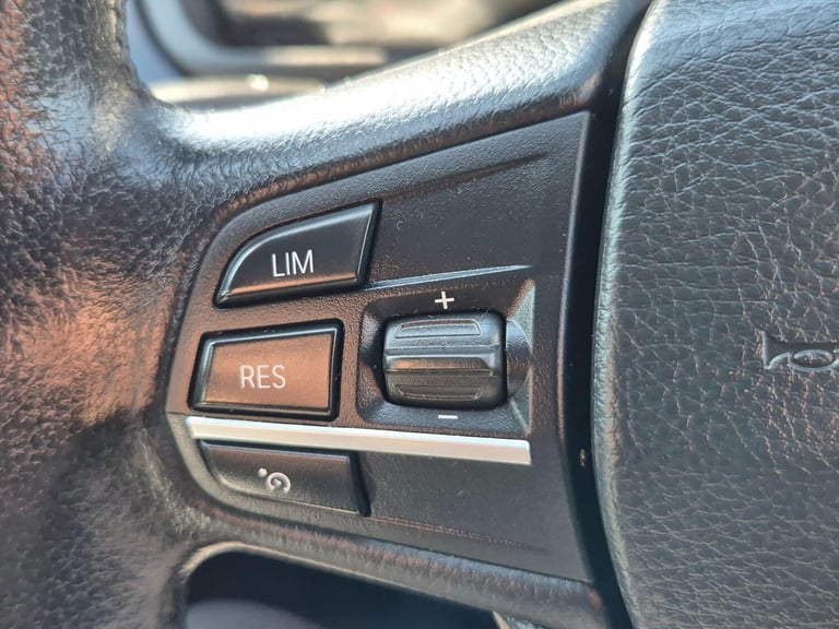 2015 BMW 5 Series 2.0 520i SE Auto Euro 6 (s/s) 4dr SALOON Petrol Automatic