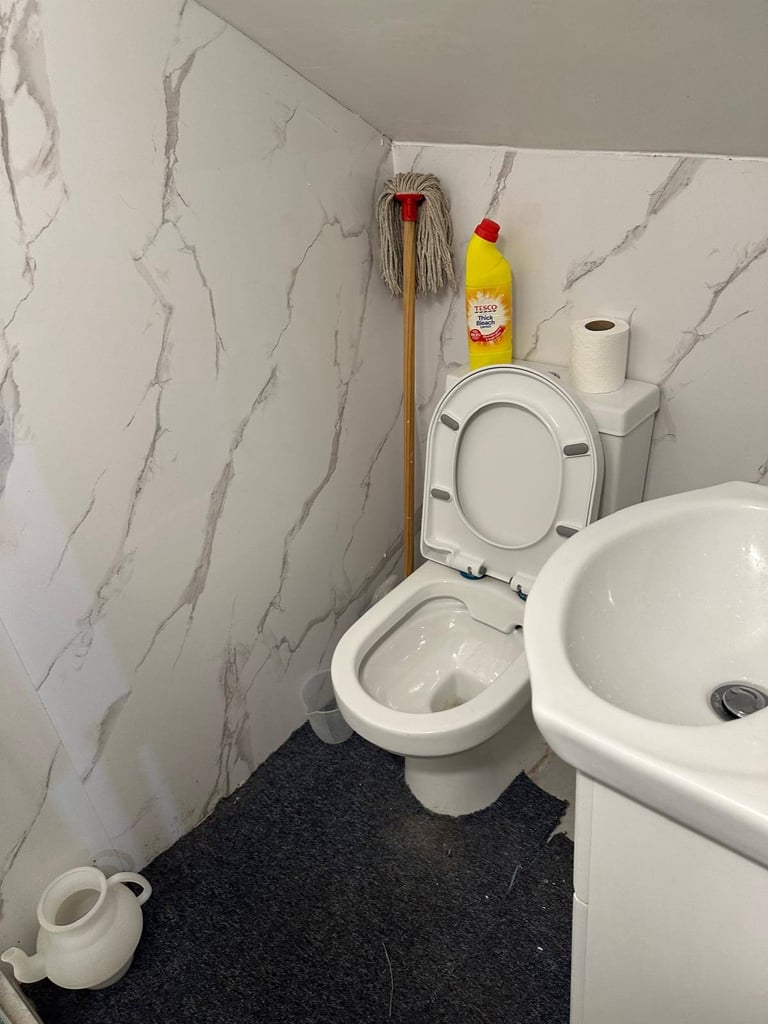 En suite Double Room - To Rent In Forest Gate Station E7 9AP 