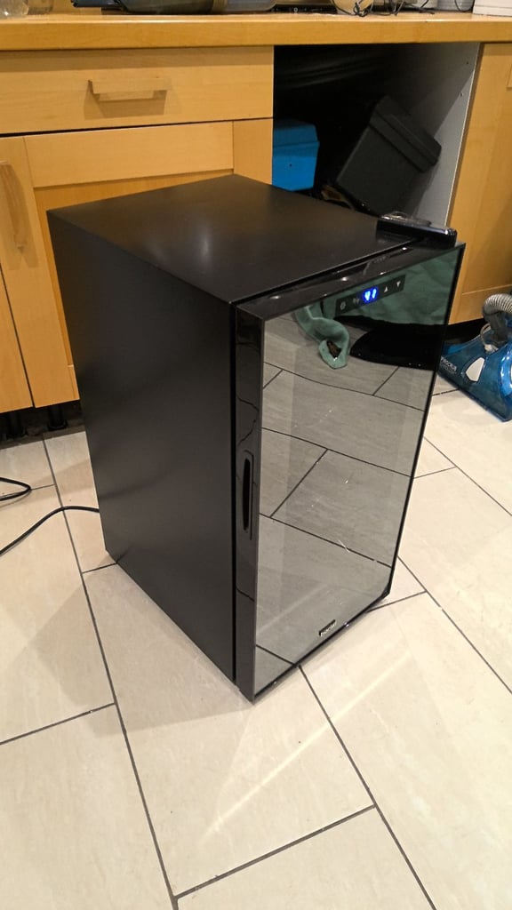 wine fridge made by Baridi,