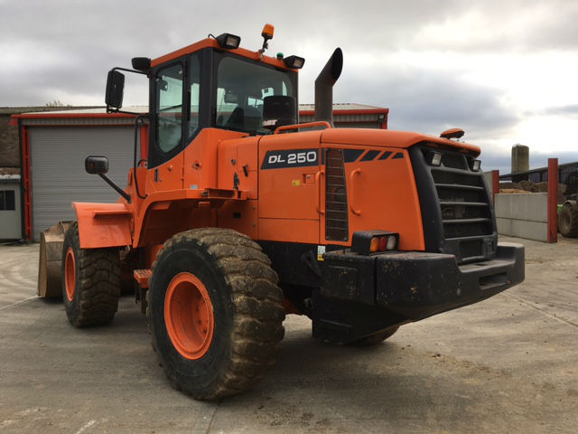 2013 Doosan DL250, with Loading Shovel. 3000hrs only, GP bucket,