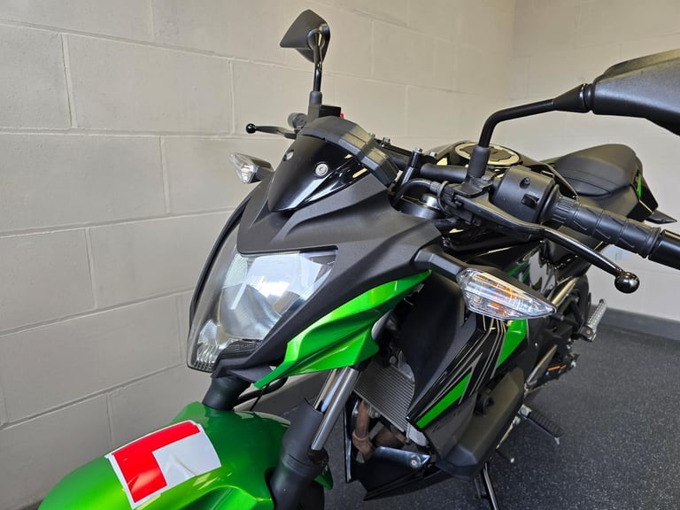 Kawasaki Z125 Supernaked 125cc Learner Legal Geared Motorcycle