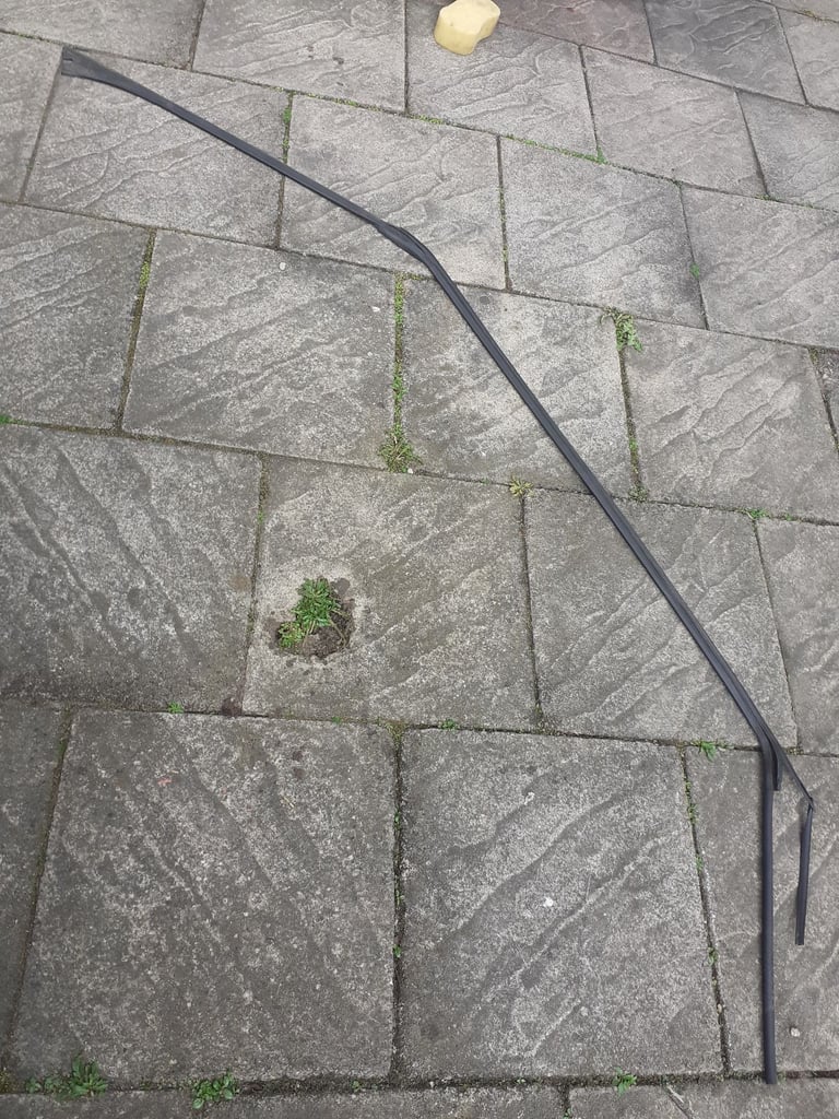 image for Citroen XM door and roof seal (nearside). Some damage.