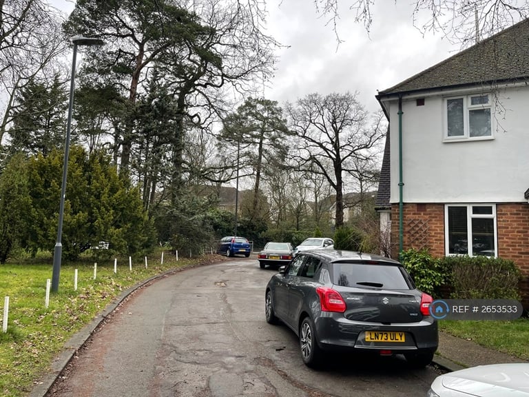 2 bedroom flat in Alpine Walk, Stanmore, HA7 (2 bed) (#2653533)