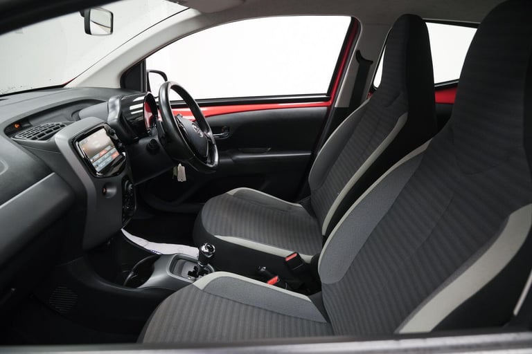  Toyota AYGO 1.0 VVT-i x-play x-shift Euro 6 5dr Petrol Automatic