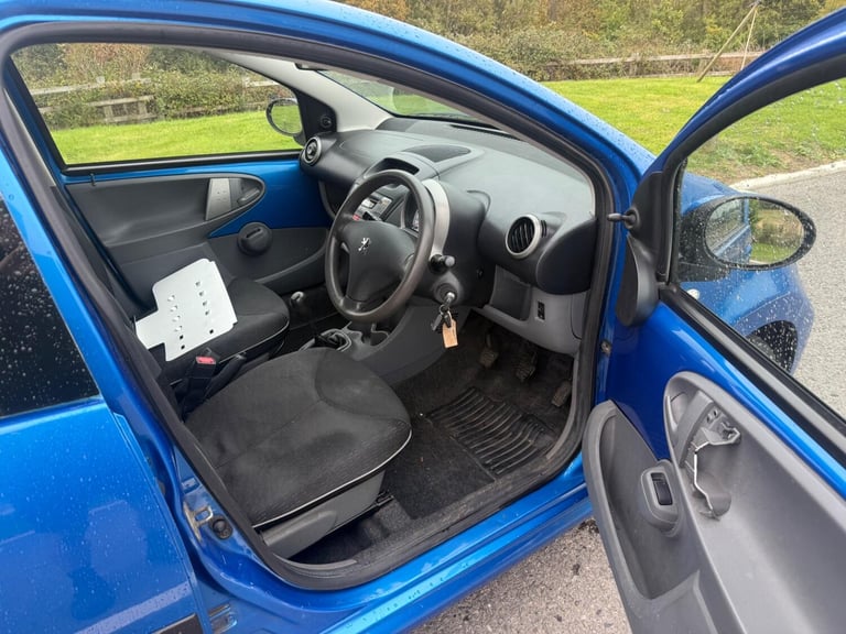 PEUGEOT 107 1.0 12V Urban 2011