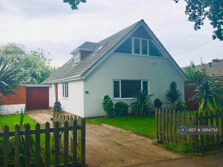 3 bedroom house in Lilliput, Poole, BH14 (3 bed) (#2664734)