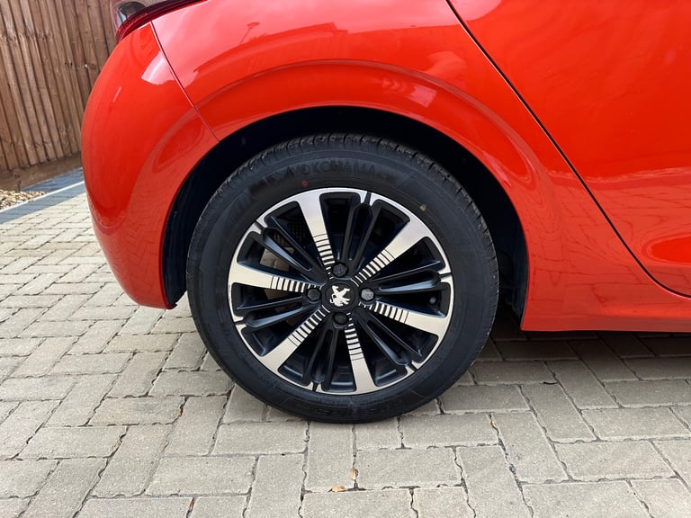 Peugeot, 208 2018, Manual, only 16k miles 