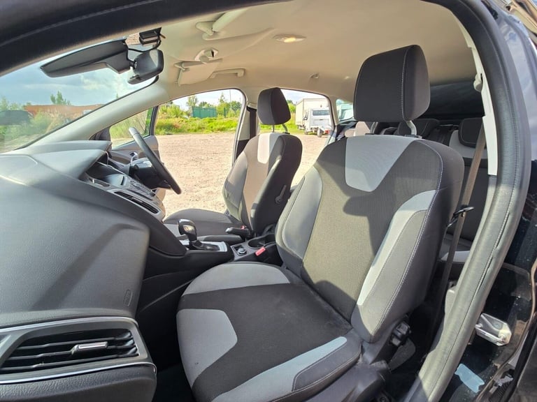 2013 Ford Focus 1.6 Zetec Powershift Euro 5 5dr Hatchback Petrol Automatic